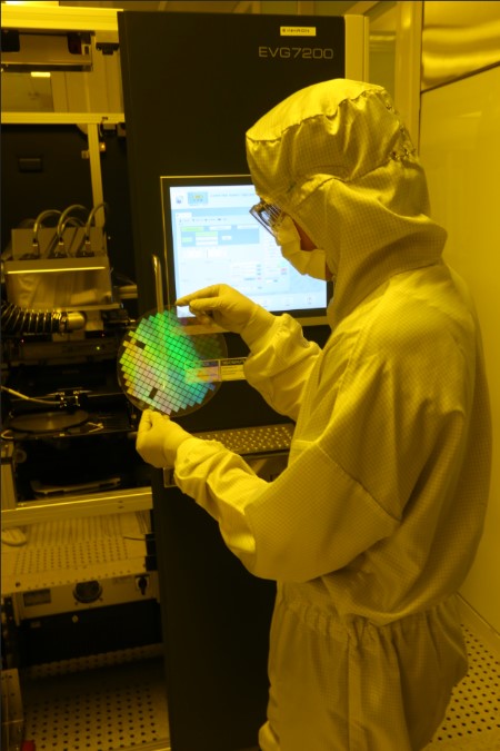 UV-Nano-Imprinting in Inkron’s laboratory
